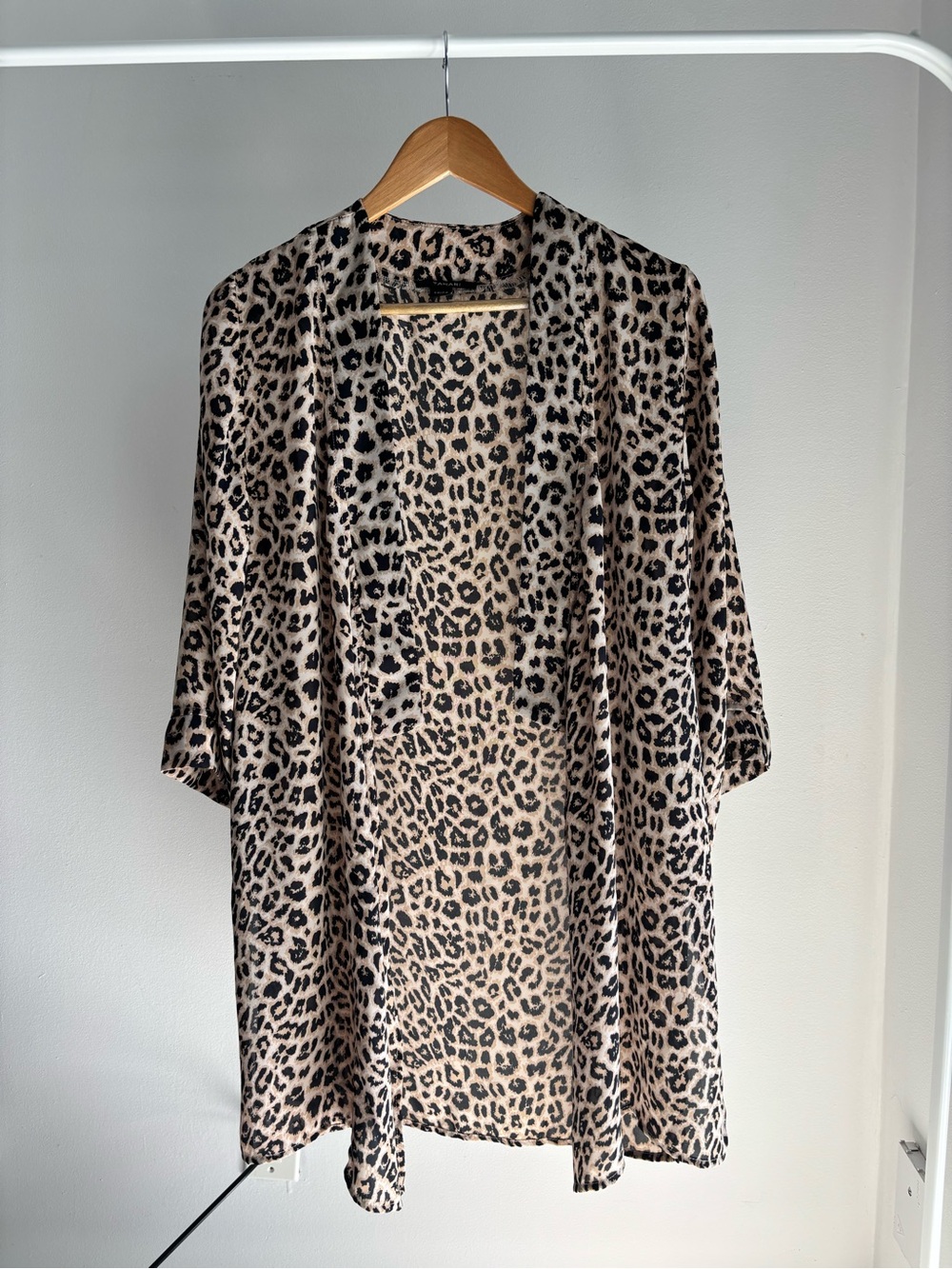 TAHARI Leopard Print Kimono Robe